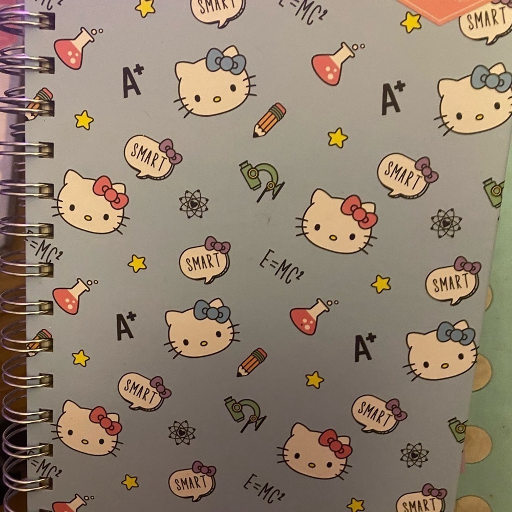 Hello Kitty Notepads - Picture 2 of 2